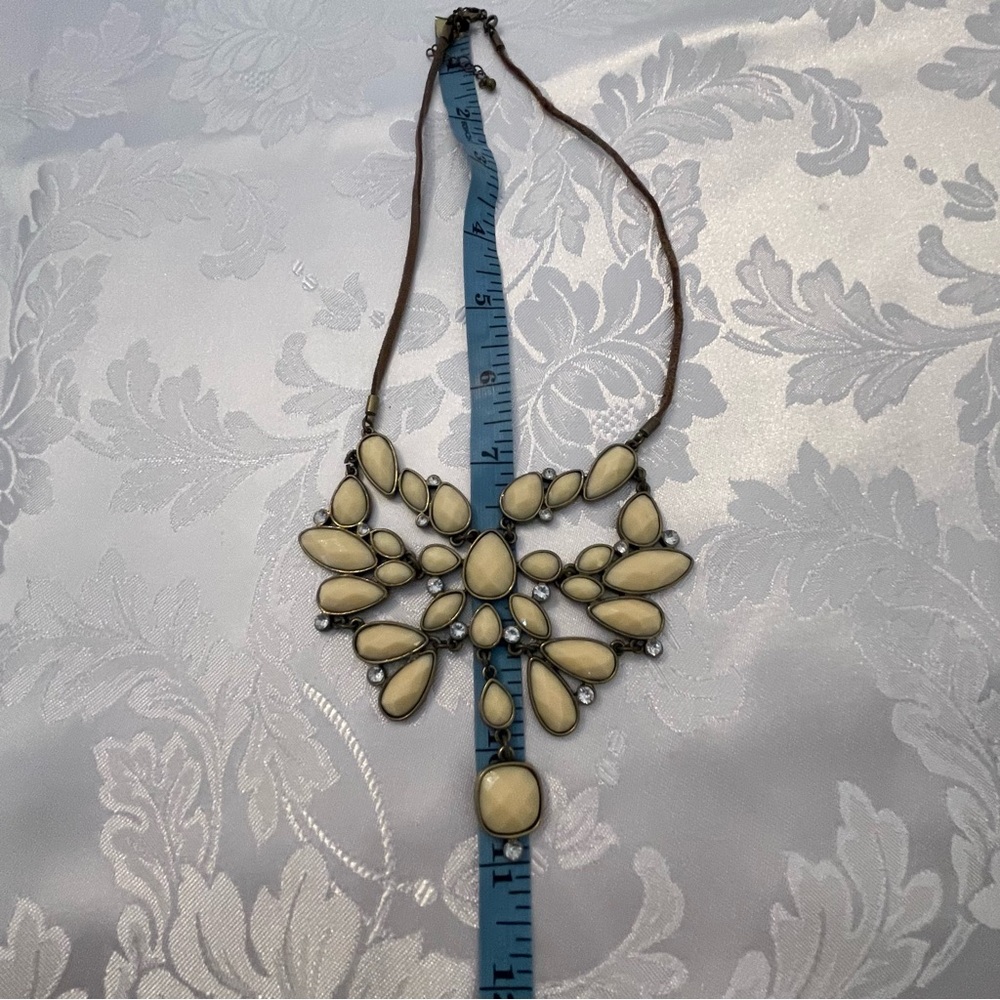 Cream Statement Necklace - Picture 2 of 2
